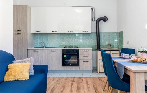 Drnis Apartamento | Stunning Apartment In Karalic With Wifi