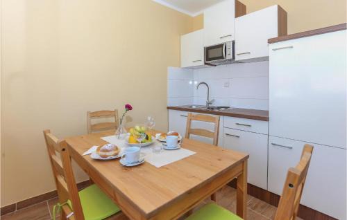 Kastel Stari Apartamento | Stunning Apartment In Kastel Stari