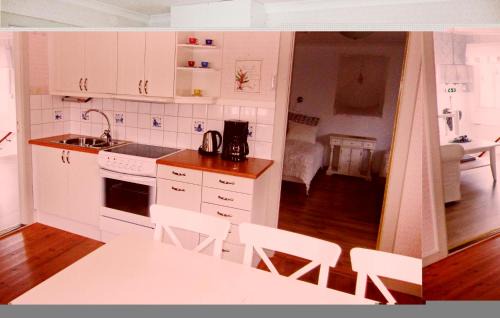Kungshamn Apartamento | Stunning Apartment In Kungshamn