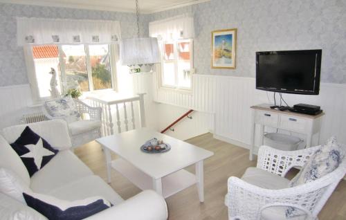 Kungshamn Apartamento | Stunning Apartment In Kungshamn