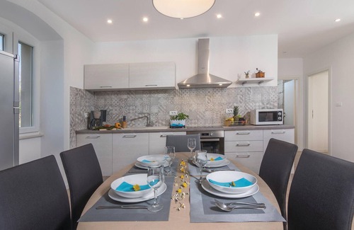 Sveta Nedelja Apartamento | Impresionante apartamento en Labin con.