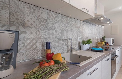 Sveta Nedelja Apartamento | Impresionante apartamento en Labin con.