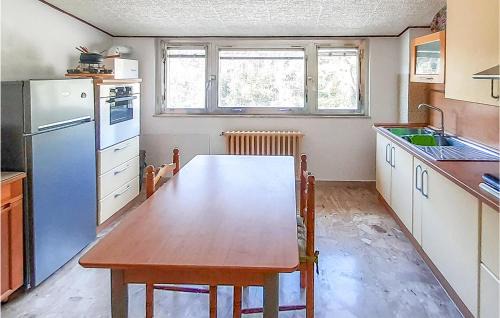 Penne Apartamento | Stunning Apartment In Penne With Wifi