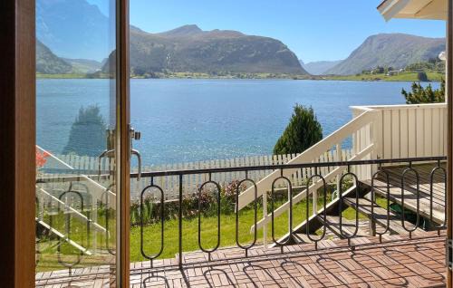 Selje Apartamento | Stunning Apartment In Selje With Wifi