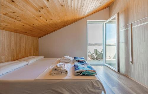 Turanj Apartamento | Stunning Apartment In Turanj With Wifi