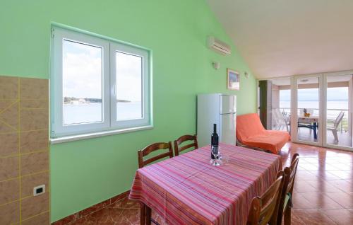 Ugljan Apartamento | Stunning Apartment In Ugljan With Wifi