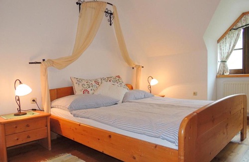 Kleinraming Apartamento | Stunning Apartment In Weistrach With 4 Bedrooms, Wifi And Indoor Swimming Pool