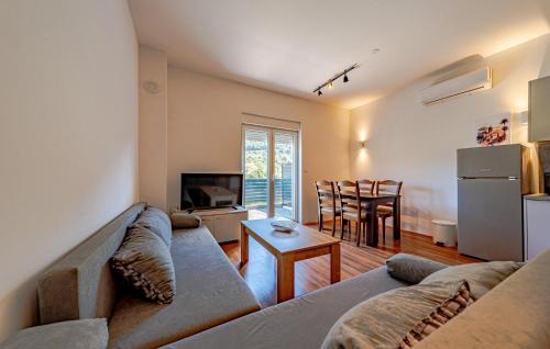 Zuljana Apartamento | Stunning Apartment In Zuljana