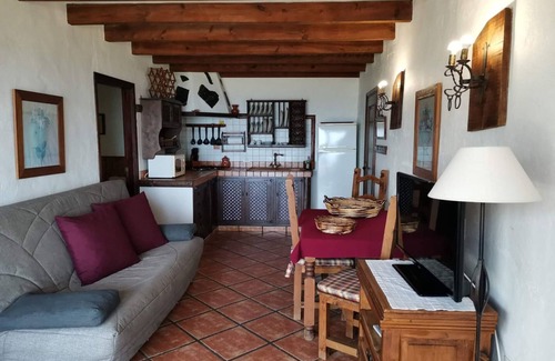 Tigaday Apartamento | Acogedor apartamento con vistas al Mar, montaña, tenis y WiFi