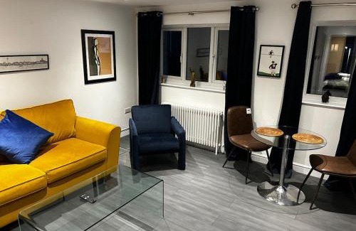 Barnsley Apartamento | Stunning apartment with parking near Barnsley town centre sleeps 4