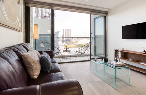 Avenida Revolución Apartamento | Stunning Apt w/Balcony | Lounge-B/Center+Gym