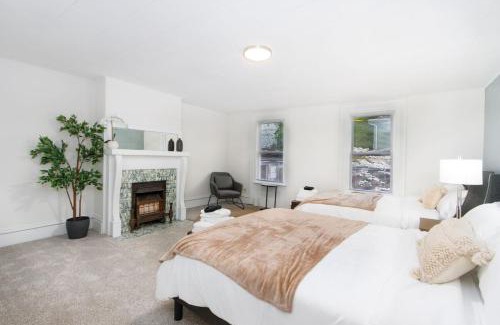 South Side Slopes Apartamento | Stunning Apt w Rooftop & Game Room - Sleeps 10