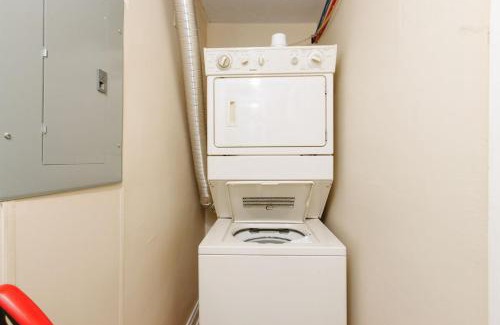 South Side Slopes Apartamento | Stunning Apt w Rooftop & Game Room - Sleeps 10