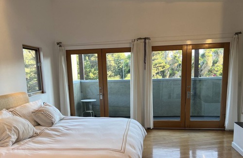 Sunset Park Casa | Stunning architectural Santa Monica home.