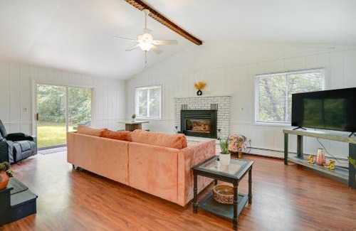 Au Gres Casa | Stunning Au Gres Retreat with Grill Less Than 1 Mi to Marina