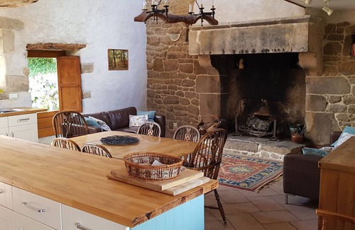 Megrit Casa | Propiedad de piedra del siglo XVIII en 4 acres cerca de Dinan, Breton Beaches