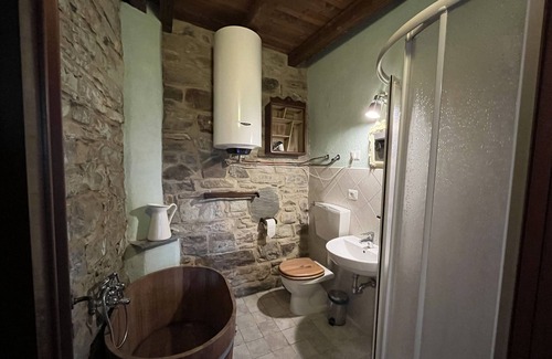 Bonzeto Casa | Conversión de granero impresionante en Compartido con piscina, montaña y río Vistas