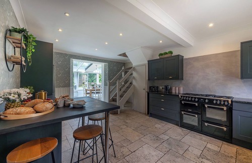 Bathford Casa | Stunning Bath Property, Perfect For Families, Parties, 3 Hot Tubs!