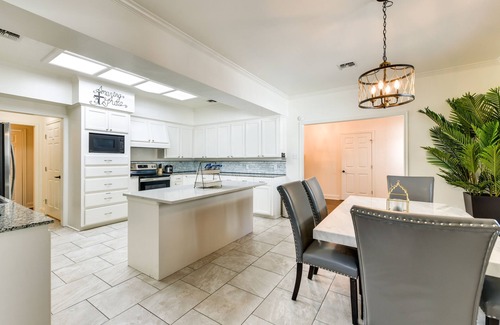Broadmoor Casa | Stunning Baton Rouge Home w/ Pool: Near LSU!