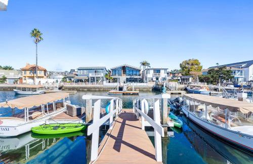 West Newport Casa | Stunning Bayfront Home w Epic Dock on Peninsula