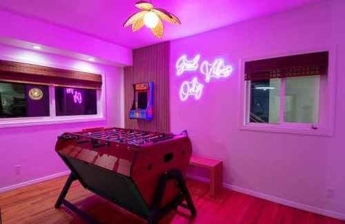 Bay Park Casa | Stunning Bayview Oasis: Pool Spa Views Games