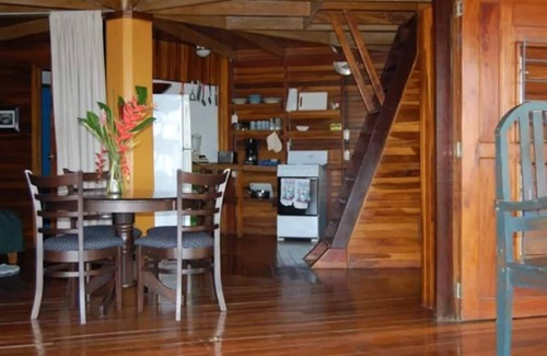Paquera Cabina | Stunning Beach Cabin for 6 Guests