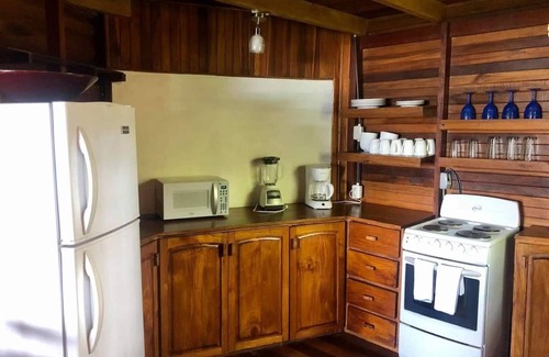 Paquera Cabina | Stunning Beach Cabin for 6 Guests