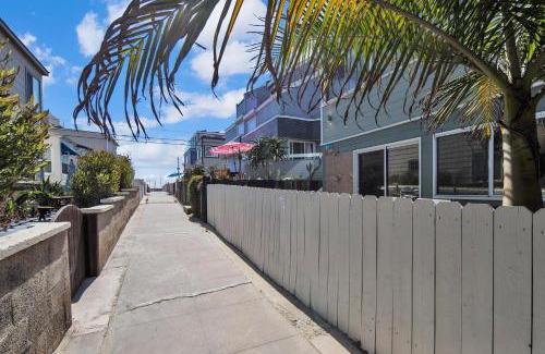 Mission Beach Casa | Stunning Beach Haven! Steps to the Beach & Pet Friendly!