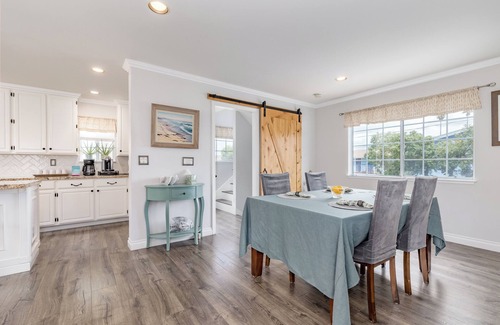 Beach Hill - Beach Flats Casa | Stunning, Beach Home near Santa Cruz Beach & Boardwalk, Walk Downtown! Superhost