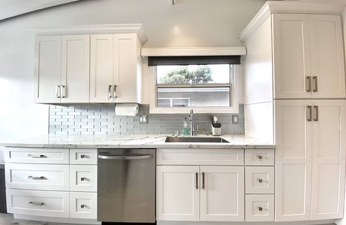 South Redondo Apartamento | Stunning Beach Pad in Heart of Town - 2blks to Beach