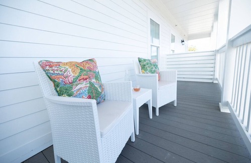 Pass Christian Casa | Stunning Beachfront Condo with Breathtaking Balcony Views!
