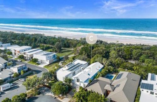 Casuarina Casa | Stunning Beachfront On She oak