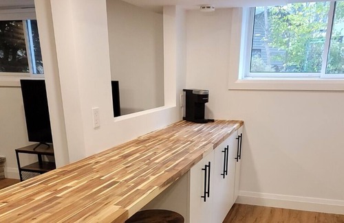 Niagara Falls Apartamento | Stunning ,brand new on the market. Minutes from wineries and the Niagara Parkway
