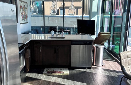 Lenox Apartamento | Stunning Buckhead Retreat with Unbeatable Views & Premium Amenities