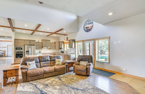 Buena Vista Casa | Stunning Buena Vista Home ~ 4 Mi to River Rafting!