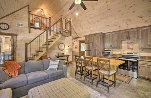 Rising Fawn Cabina | Stunning Cabin Getaway w/ Private Hot Tub!