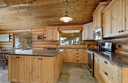 Anglemont Cabina | Stunning Cabin Lakeside on the Shuswap