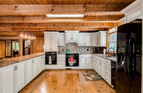 Hendersonville Cabina | Impresionante cabaña enclavada en el bosque cerca de Nashville
