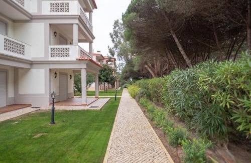 Praia del Rei Casa | Stunning Caravelas Apartment