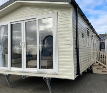 Hunstanton Otro | Stunning Caravan For Hire Nearby Hunstanton Beach In Norfolk Ref 23050S