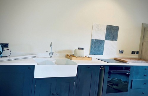 Kingswood Otro | Stunning Castle/Stately Home next to Powis Castle. Sleeps 15 in 7 bedrooms.