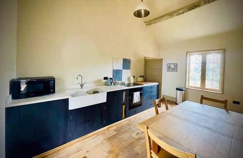 Kingswood Otro | Stunning Castle/Stately Home next to Powis Castle. Sleeps 15 in 7 bedrooms.