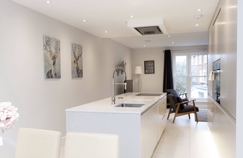 Windsor Casa | Stunning Central Windsor Town House