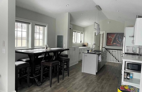 Petoskey Casa | Stunning Château - Little Traverse Bay