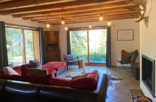 Mont-de-Lans Chalet De Esquí | Stunning chalet, catering for up to 12 people, ski and bike access.