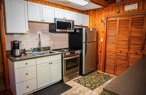 Pine Mountain Casa | Stunning chalet steps away from amenities and our venue!