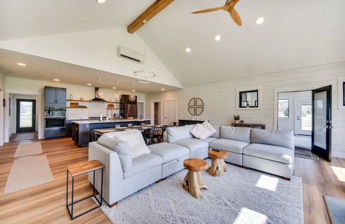 Machipongo Casa | Stunning Chesapeake Bay Farmhouse w/ Dock & Kayaks