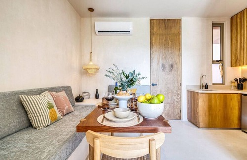 Barrio Zama Condominio | Stunning Chic 1 BR in Tulum Oasis w/Lagoon Pools