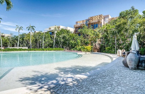 Barrio Zama Condominio | Stunning Chic 1 BR in Tulum Oasis w/Lagoon Pools