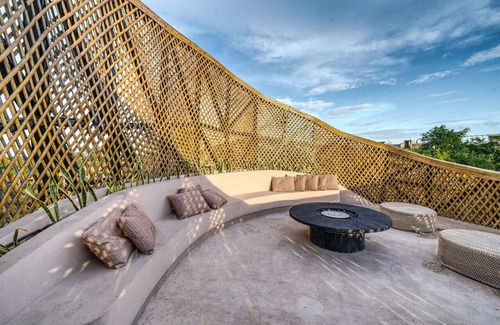 Barrio Zama Condominio | Stunning Chic 1 BR in Tulum Oasis w/Lagoon Pools
